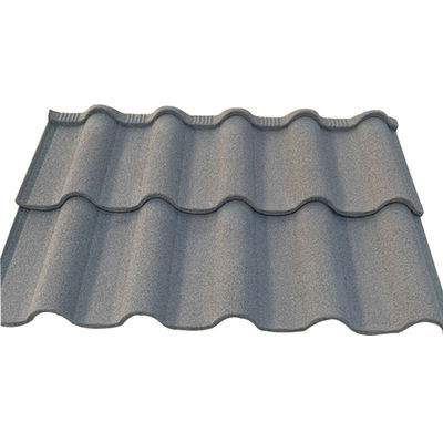 ナイジェリアの建築用彩石覆い金属屋根タイル 2.7kg/pcs 0.4mm アルーチンク屋根シート 1340mm*420mm