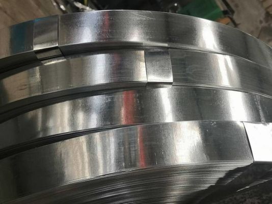 Q235 Q345 0.8MM 厚さ プレームと許容率±1%のガルバン製鋼ロールストライプ 180mm幅